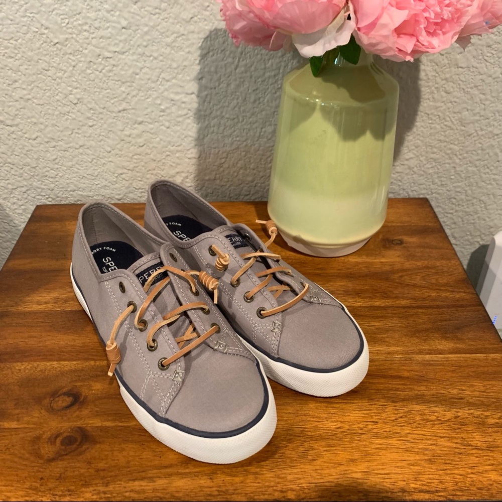 Sperry Crest Vibe